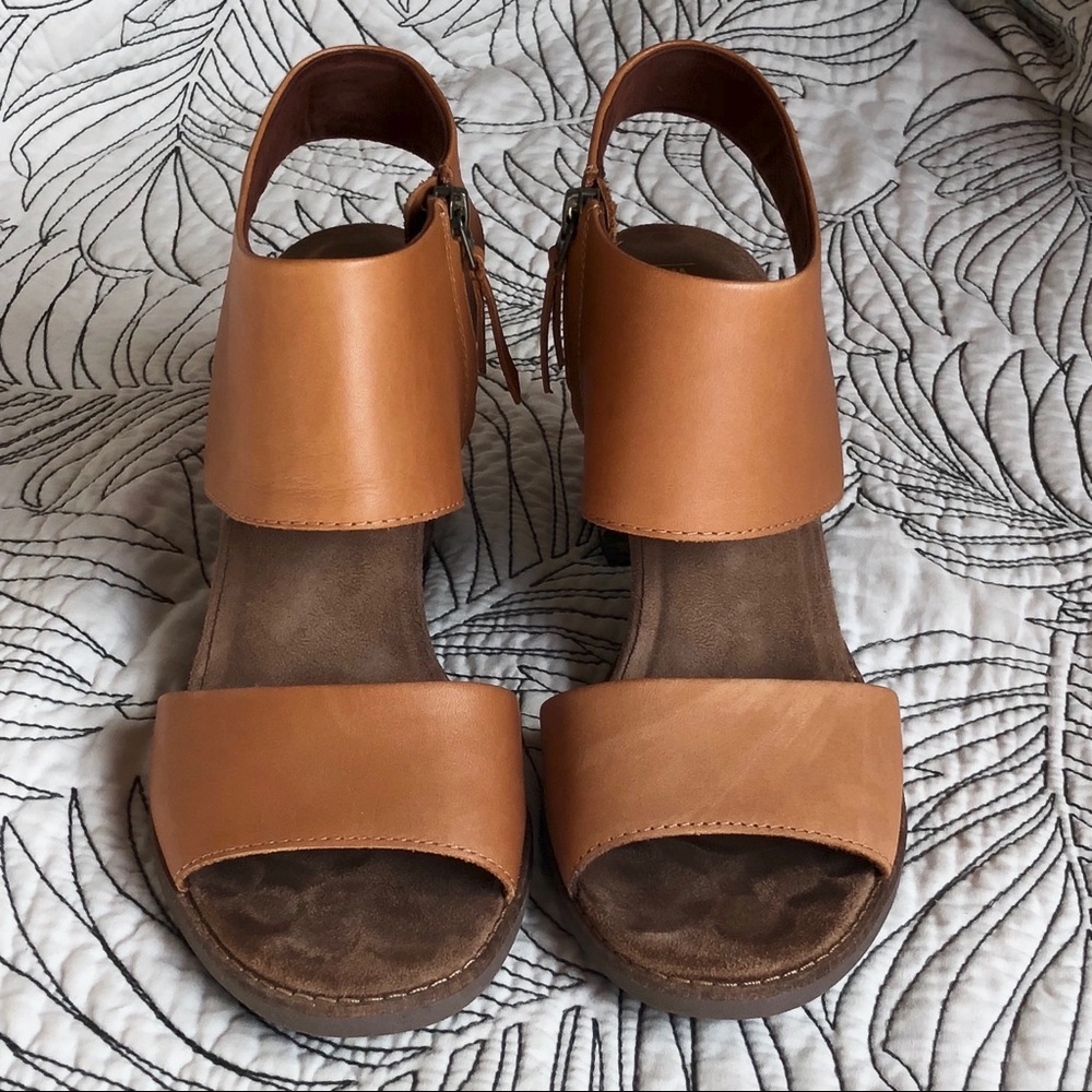Toms cutout sandals-only worn once